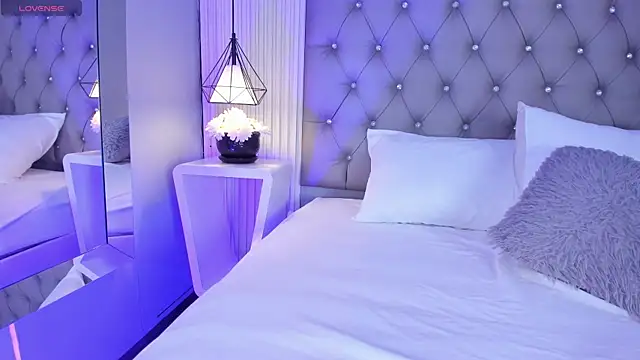 VioletthaRous online show from 07-09-26, 10:36