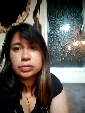 Snapshot of Alunay_girl chatting on 10-23-25, 05:51 Alunay girl online show from 10-23-25, 05:51