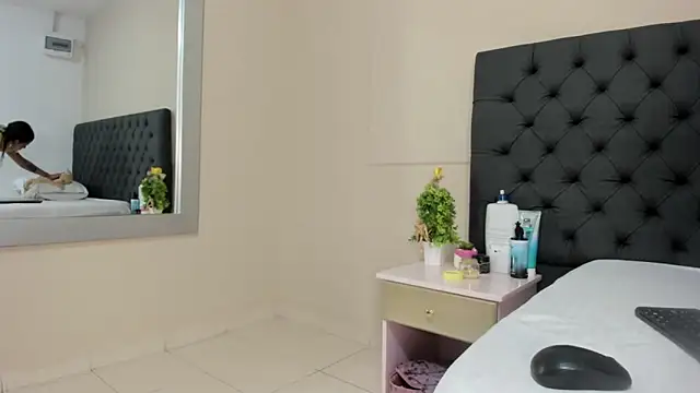  candy jade  online show from 04-14-26, 12:44