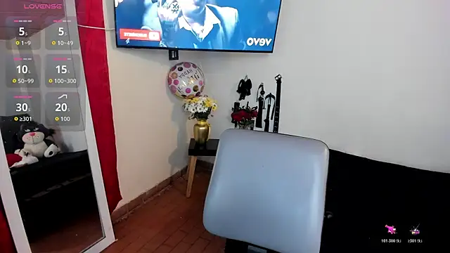 Snapshot of Sofi_F_w chatting on 06-12-26, 07:24 Sofi F w online show from 06-12-26, 07:24