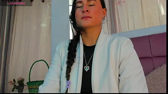 Coral Gibson online show from 04-27-26, 12:25