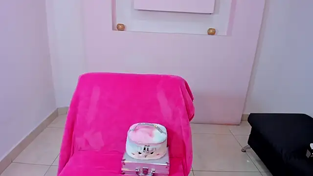 Snapshot of ScarlettWet9 chatting on 12-03-24, 04:03 ScarlettWet9 online show from 12-03-24, 04:03