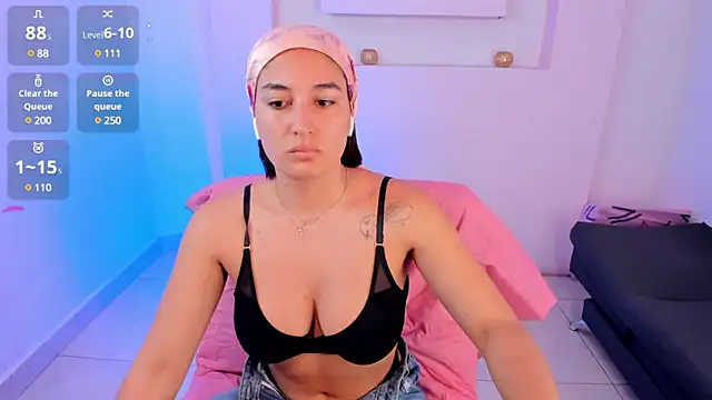 Snapshot of ScarlettWet9 chatting on 12-15-24, 03:45 ScarlettWet9 online show from 12-15-24, 03:45