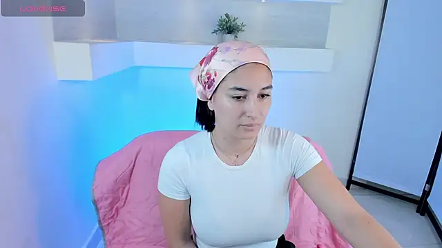 Snapshot of ScarlettWet9 chatting on 12-16-24, 09:14 ScarlettWet9 online show from 12-16-24, 09:14