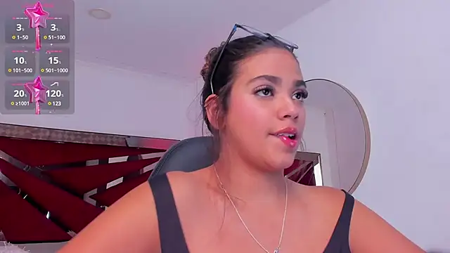 Snapshot of GiaFu chatting on 01-08-25, 09:01 GiaFu online show from 01-08-25, 09:01