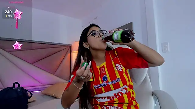 Snapshot of GiaFu chatting on 01-13-25, 05:55 GiaFu online show from 01-13-25, 05:55