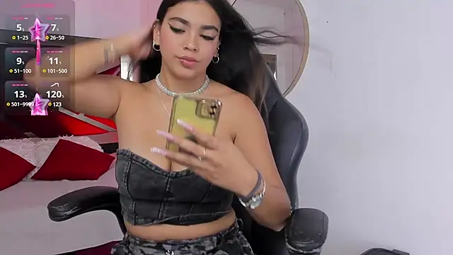 Snapshot of GiaFu chatting on 01-26-25, 06:06 GiaFu online show from 01-26-25, 06:06