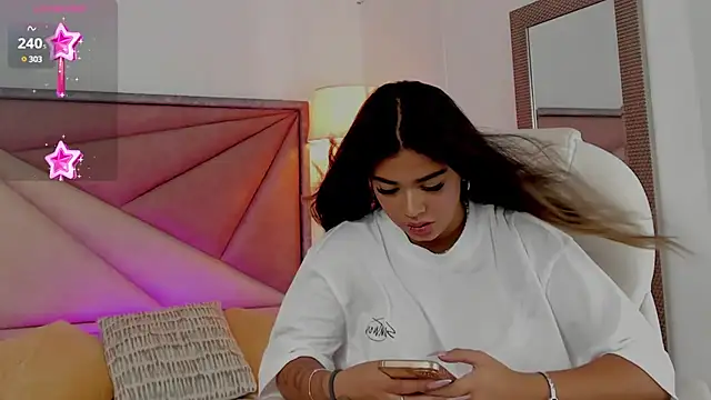 Snapshot of GiaFu chatting on 01-30-25, 06:00 GiaFu online show from 01-30-25, 06:00