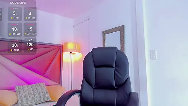 Snapshot of GiaFu chatting on 02-03-25, 05:56 GiaFu online show from 02-03-25, 05:56