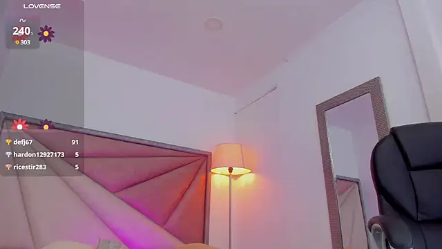 Snapshot of GiaFu chatting on 02-08-25, 09:15 GiaFu online show from 02-08-25, 09:15