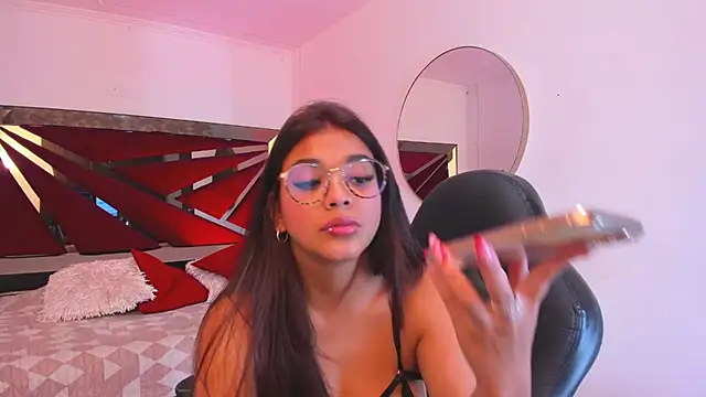 Snapshot of GiaFu chatting on 02-22-25, 09:59 GiaFu online show from 02-22-25, 09:59