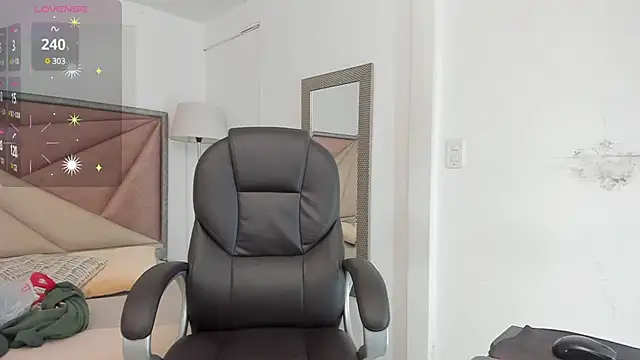 Snapshot of GiaFu chatting on 02-28-25, 05:48 GiaFu online show from 02-28-25, 05:48