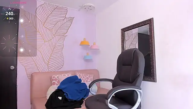 Snapshot of GiaFu chatting on 03-07-25, 06:22 GiaFu online show from 03-07-25, 06:22