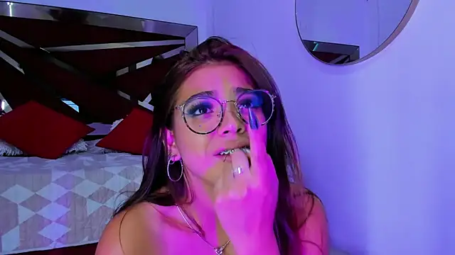 Snapshot of GiaFu chatting on 03-12-25, 09:03 GiaFu online show from 03-12-25, 09:03