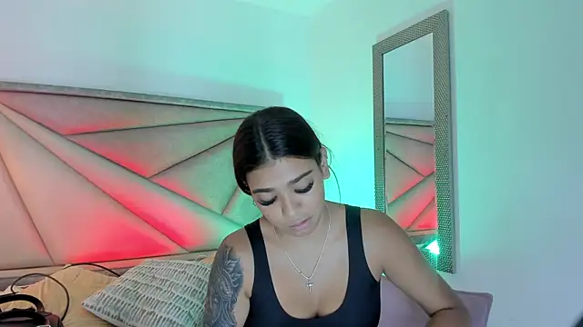 Snapshot of GiaFu chatting on 10-09-25, 06:17 GiaFu online show from 10-09-25, 06:17