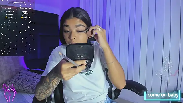 Snapshot of GiaFu chatting on 10-25-25, 06:13 GiaFu online show from 10-25-25, 06:13