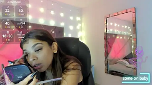 Snapshot of GiaFu chatting on 10-29-25, 06:20 GiaFu online show from 10-29-25, 06:20