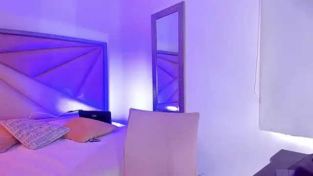 Snapshot of GiaFu chatting on 11-02-25, 05:48 GiaFu online show from 11-02-25, 05:48