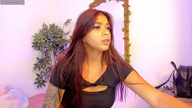 Snapshot of GiaFu chatting on 11-12-25, 06:19 GiaFu online show from 11-12-25, 06:19