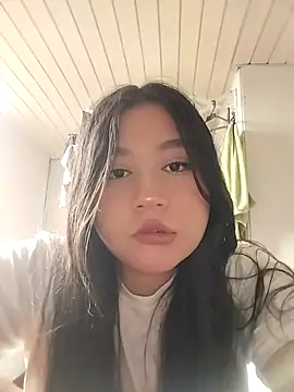 Snapshot of sharyl_24 chatting on 03-19-25, 09:27 sharyl 24 online show from 03-19-25, 09:27