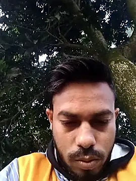 Snapshot of arafat_mia chatting on 11-21-25, 12:43 arafat mia online show from 11-21-25, 12:43