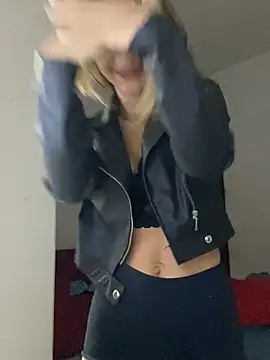 Carolinen online show from 01-27-25, 04:52