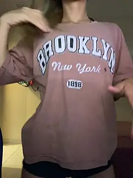 Snapshot of Carolinen chatting on 02-28-26, 04:08 Carolinen online show from 02-28-26, 04:08