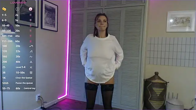 Snapshot of Charline_TheFoxTail chatting on 12-08-24, 07:11 Charline TheFoxTail online show from 12-08-24, 07:11