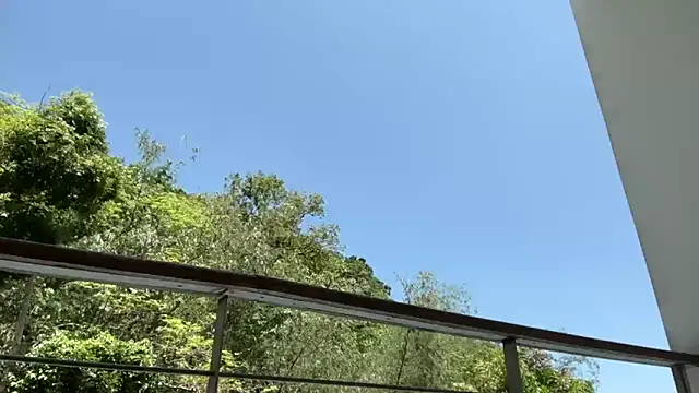 Leylah Linda online show from 04-12-26, 06:18