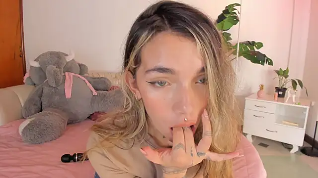 Mollymoon1 online show from 02-04-26, 08:47