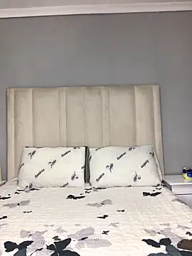 Pearl 00 online show from 11-25-25, 10:26