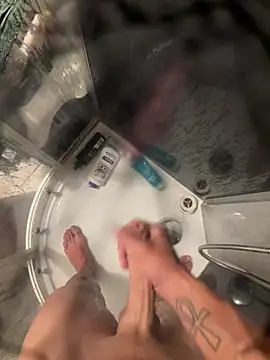 lescro95  online show from 04-25-26, 11:02