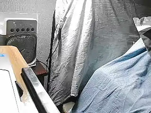 Snapshot of VeneRed chatting on 07-03-26, 11:33 VeneRed online show from 07-03-26, 11:33