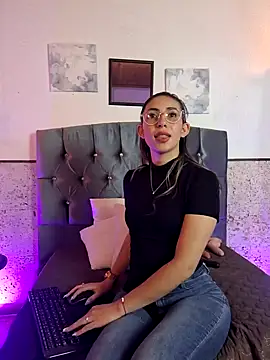 Snapshot of Scarlett_Khan chatting on 01-10-25, 12:38 Scarlett Khan online show from 01-10-25, 12:38