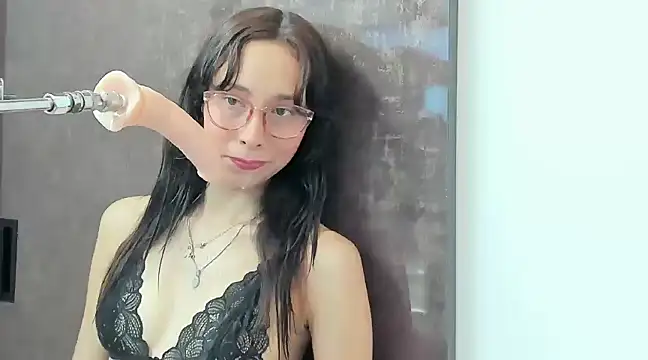 Snapshot of doll_bella_ chatting on 01-14-25, 07:53 doll bella online show from 01-14-25, 07:53
