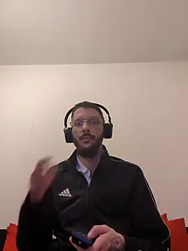 Snapshot of casualtimepassenger chatting on 01-03-25, 06:35 casualtimepassenger online show from 01-03-25, 06:35