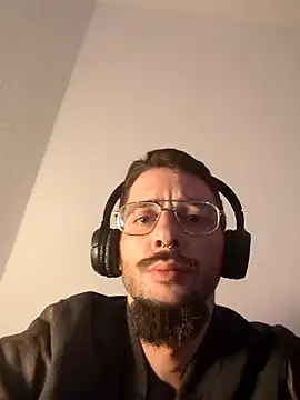 Snapshot of casualtimepassenger chatting on 01-26-25, 10:55 casualtimepassenger online show from 01-26-25, 10:55