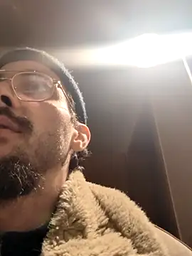 Snapshot of casualtimepassenger chatting on 02-28-25, 11:45 casualtimepassenger online show from 02-28-25, 11:45