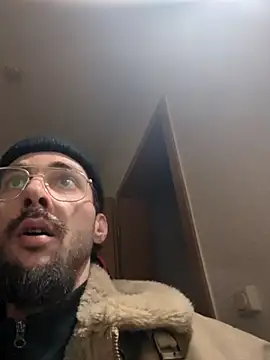 Snapshot of casualtimepassenger chatting on 03-01-25, 03:53 casualtimepassenger online show from 03-01-25, 03:53