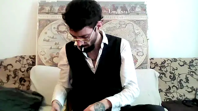 Snapshot of casualtimepassenger chatting on 03-05-25, 11:28 casualtimepassenger online show from 03-05-25, 11:28