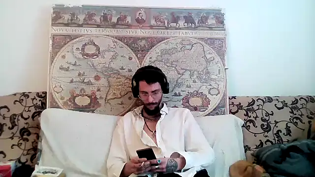 Snapshot of casualtimepassenger chatting on 03-05-25, 03:07 casualtimepassenger online show from 03-05-25, 03:07