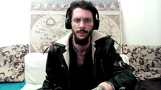 Snapshot of casualtimepassenger chatting on 03-17-25, 03:47 casualtimepassenger online show from 03-17-25, 03:47