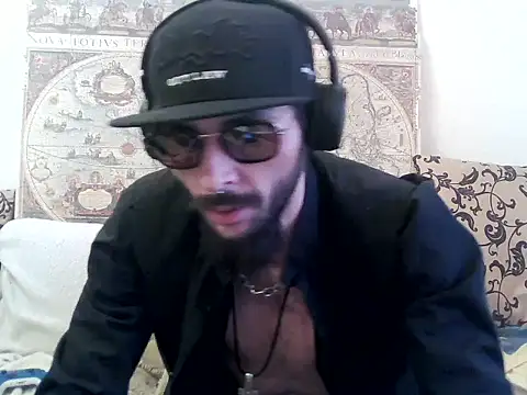 Snapshot of casualtimepassenger chatting on 03-21-25, 01:12 casualtimepassenger online show from 03-21-25, 01:12