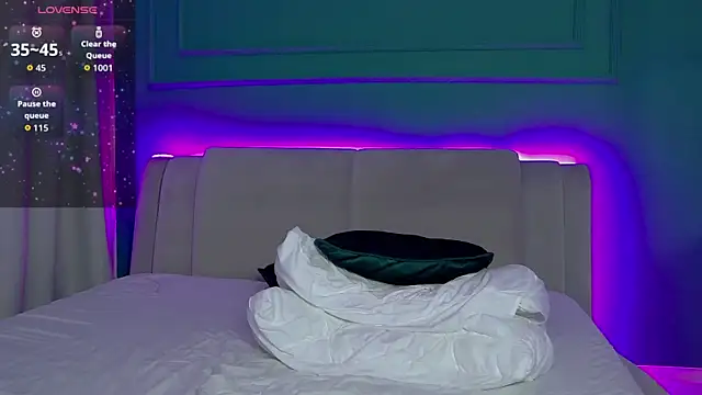 AllisonSky online show from 04-14-26, 03:23