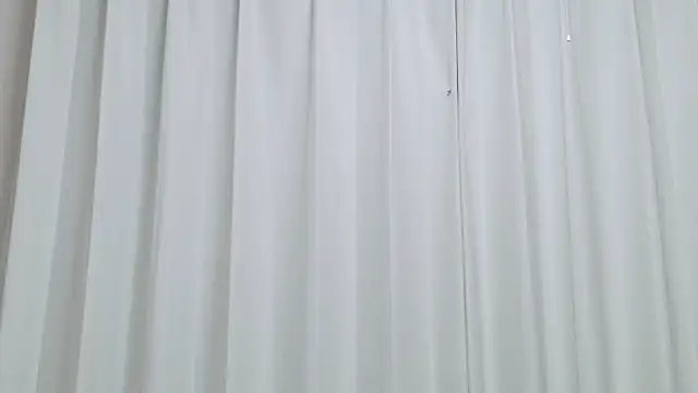 Snapshot of yuki_room chatting on 11-13-25, 01:21 yuki room online show from 11-13-25, 01:21