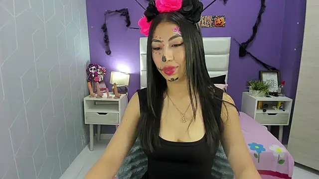 Sophia abad7 online show from 10-31-25, 02:51