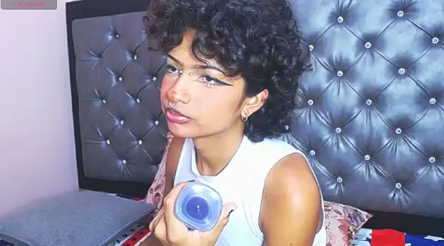 ToshiaKimich online show from 01-17-25, 02:18