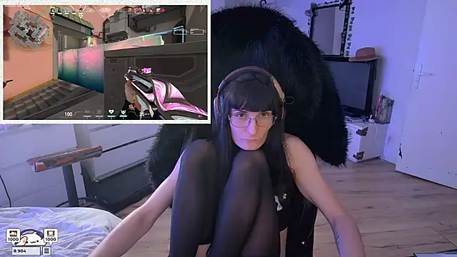 Snapshot of CeriseLapine chatting on 10-25-25, 10:59 CeriseLapine online show from 10-25-25, 10:59