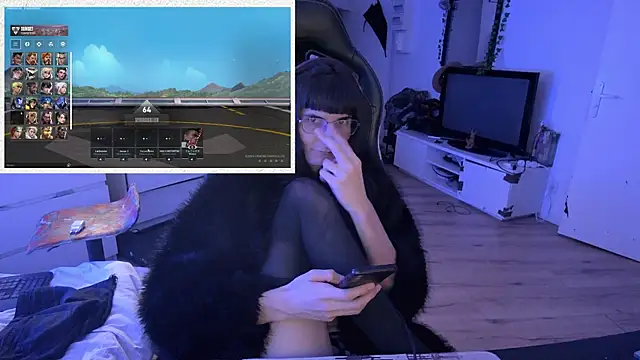 Snapshot of CeriseLapine chatting on 10-28-25, 11:29 CeriseLapine online show from 10-28-25, 11:29