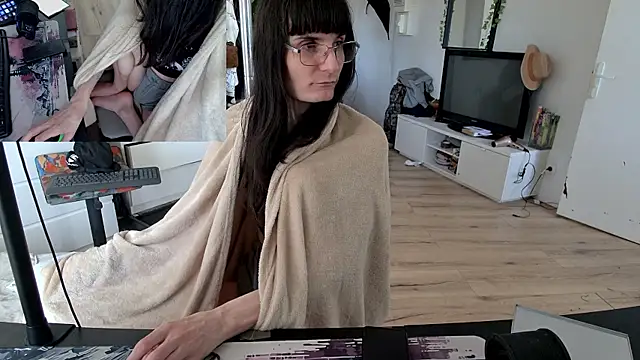 Snapshot of CeriseLapine chatting on 11-27-25, 07:54 CeriseLapine online show from 11-27-25, 07:54